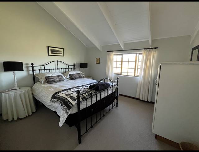 5 BEDROOM GATED ESTATE FOR SALE IN UNDERBERG